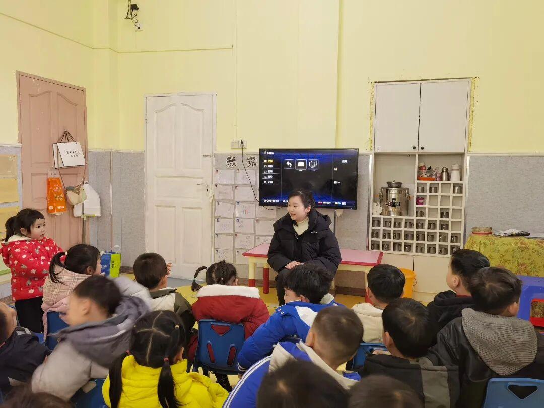 圖2  3月4日，愛立方幼兒園法治副校長楊宏平到校開展宣傳教育活動.jpg