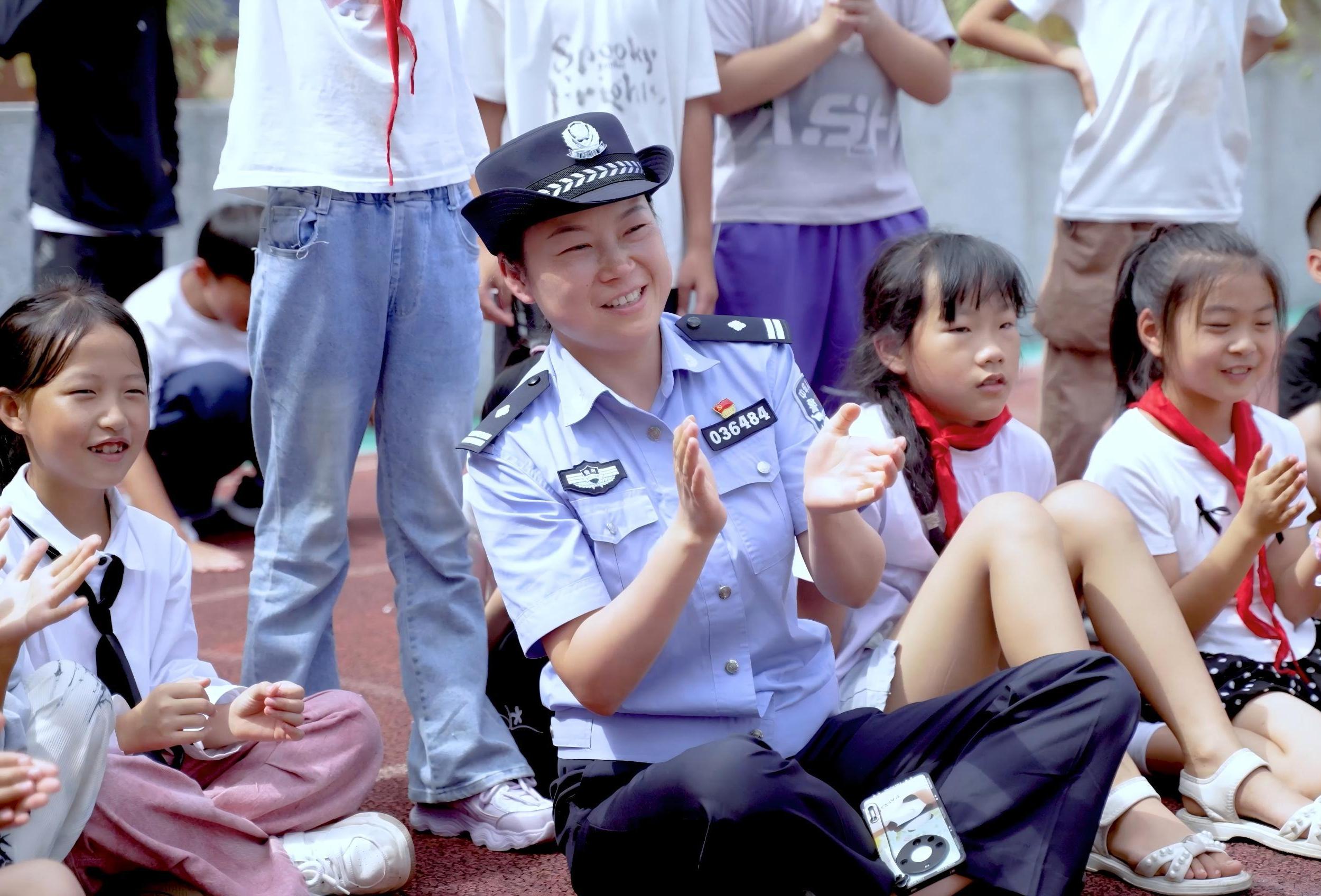 送獎到崗！秦童玲榮獲2025年第四批“中國好人”稱號