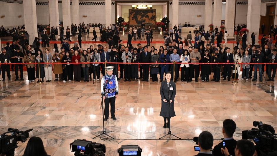 十四屆全國人大四次會議第三場“代表通道”集中采訪活動(dòng)舉行